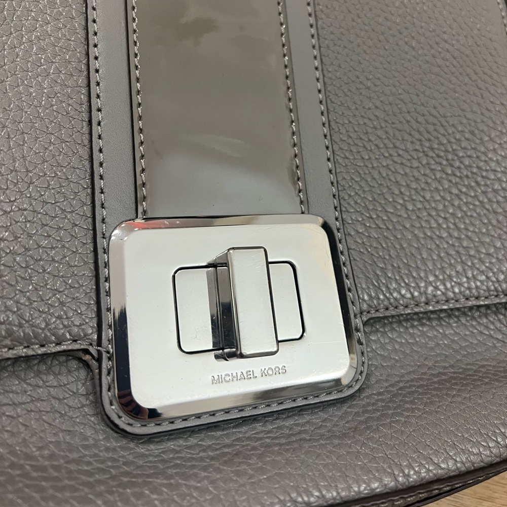 Michael Kors purse - Picture 2 of 5